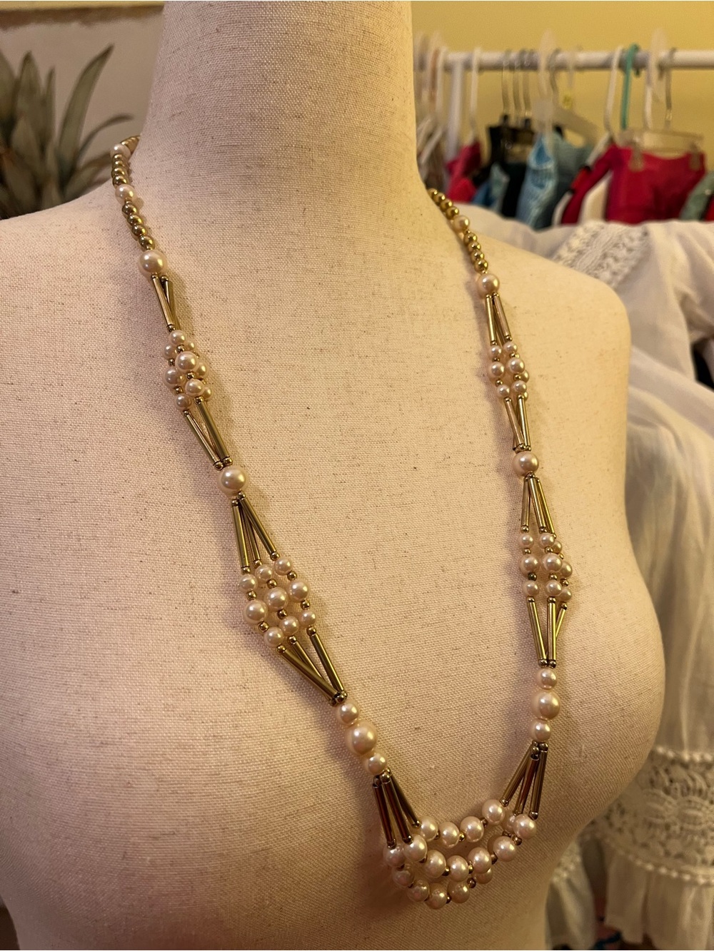 Vintage Signed Korea Classic Gold and Pearl Long Necklace - Picture 5 of 10